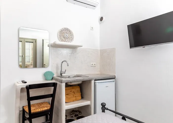 Depis Castle Renata Luxury 3* Naxos City